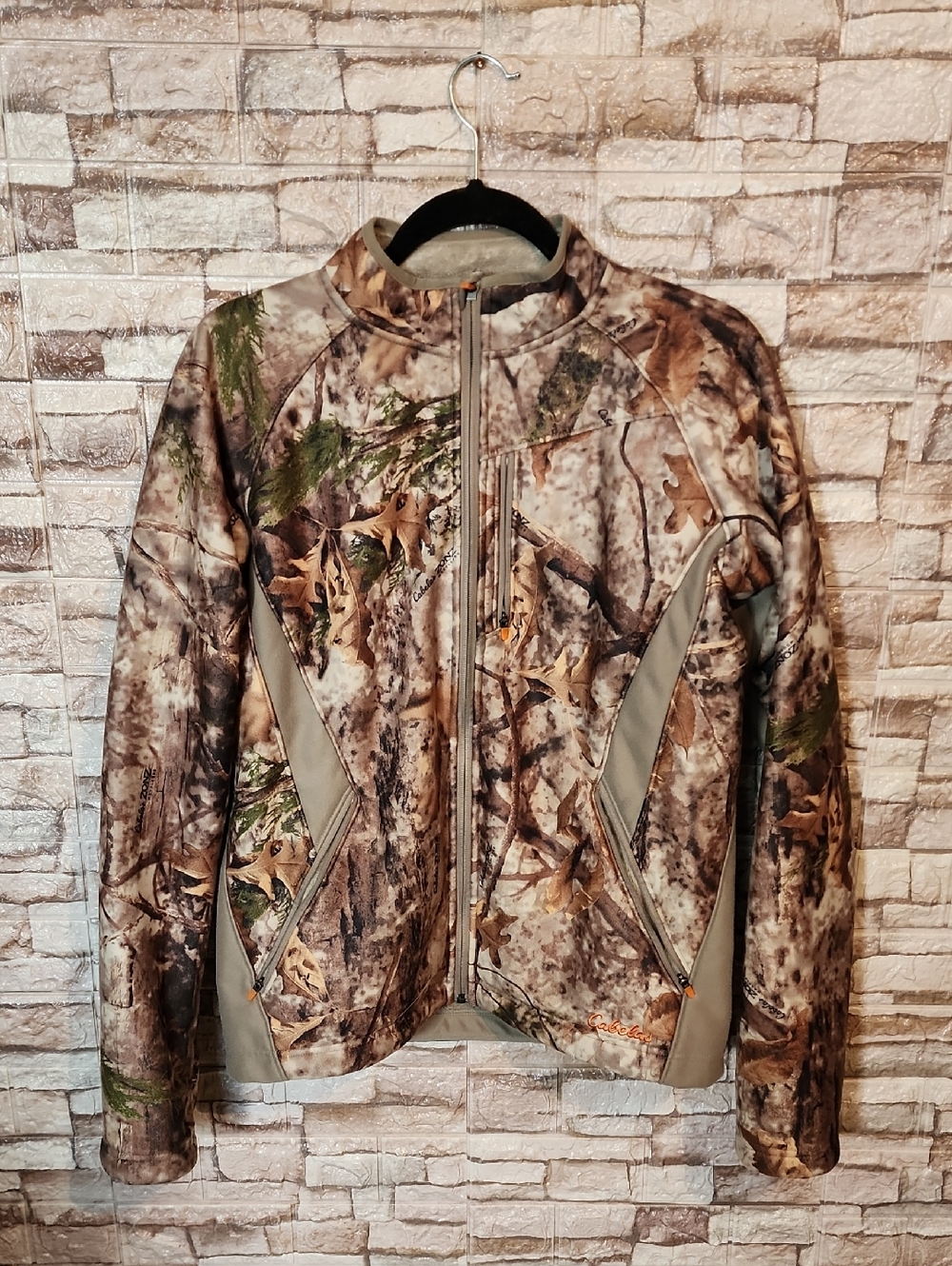 Cabelas Camouflage Men's Outdoor Jacket